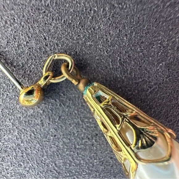 Vtg Memories 1900 Pearl Drop Earrings Gold Tone Filigree Shell Cap Made in USA - Picture 8 of 10